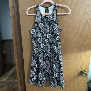 Abercrombie & Fitch Sleeveless Floral Paisley Black White Swing Dress Size L